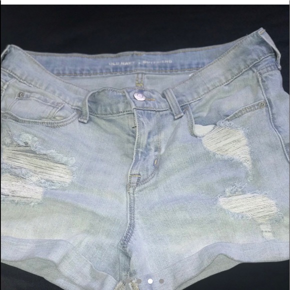 DISTRESSED BOYFRIEND SHORTS - Picture 3 of 4